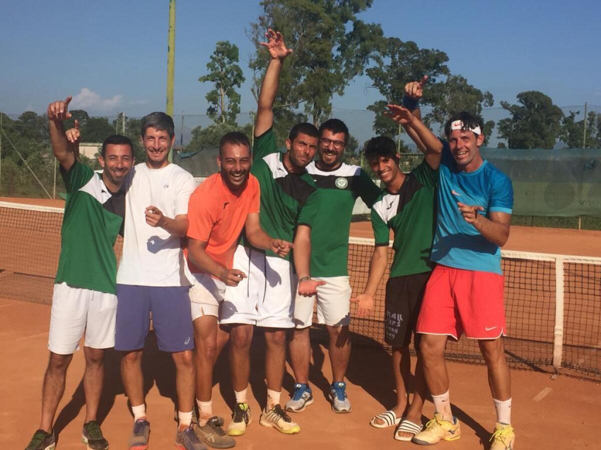 Straordinaria impresa per il Tennis Club Prato Verde di Pontinia che approda in serie C - 
