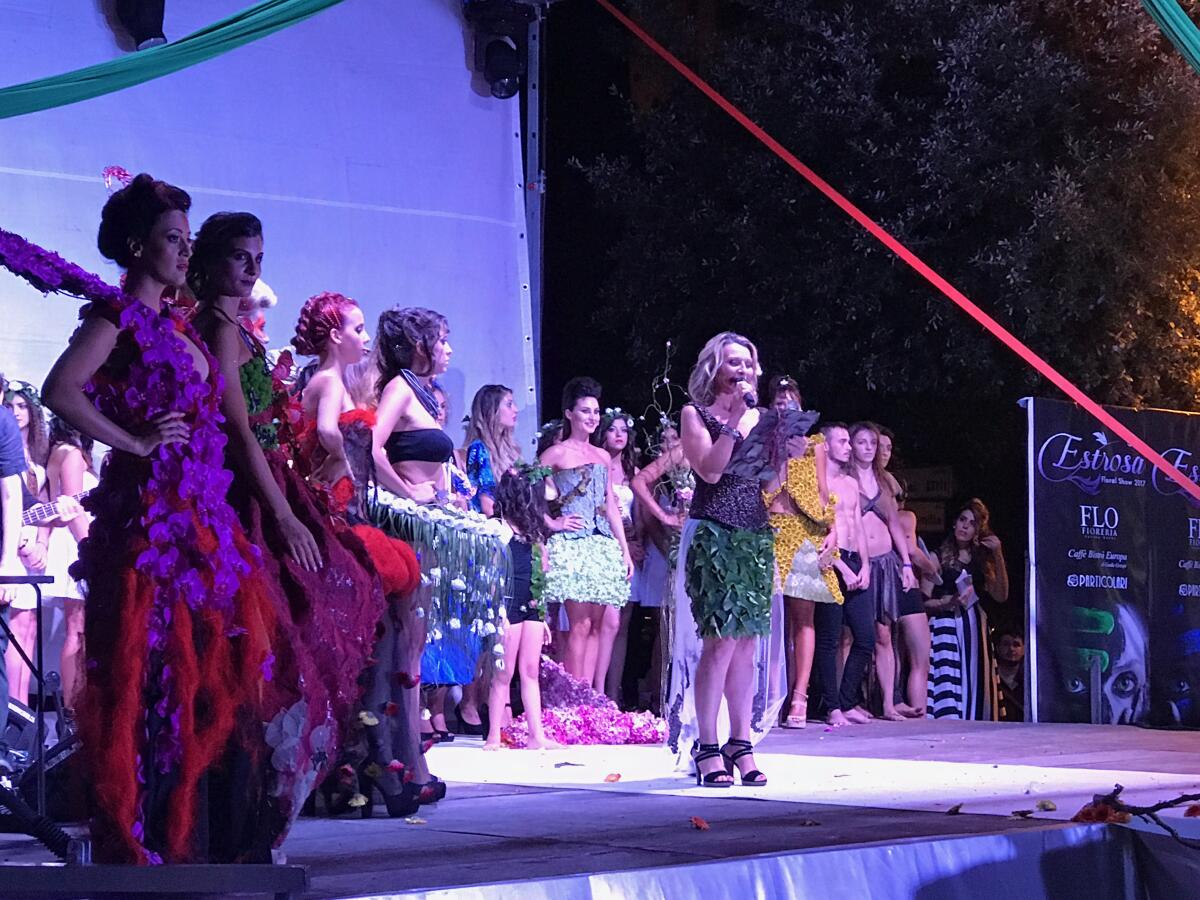 Estrosa, ad Aprilia il 4 luglio sfilano gli abiti fatti di fiori - 