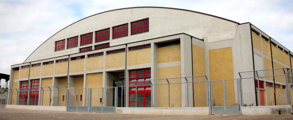 CISTERNA - Iniziati i lavori per il completamento del Palasport. - 