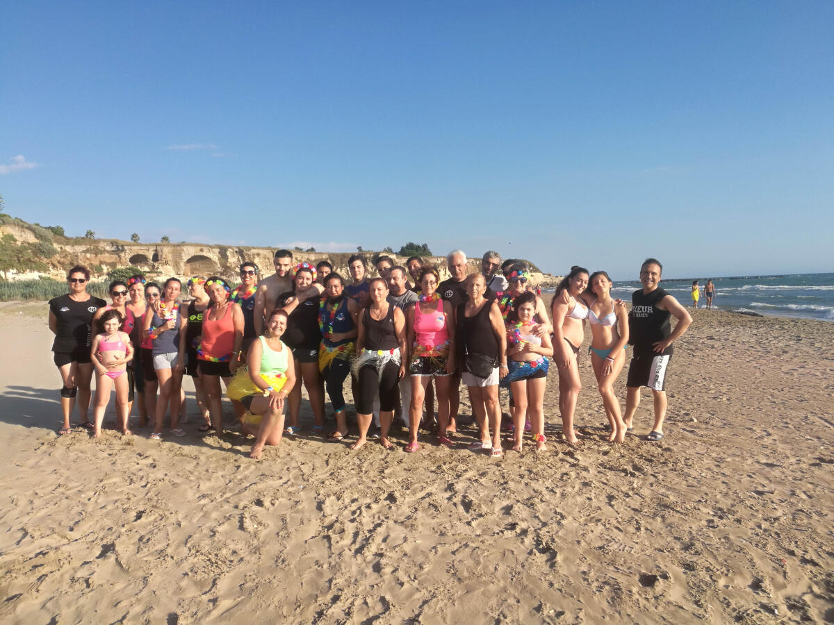 Prevenzione dell'osteoporosi, allenamento in spiaggia ad Anzio - 