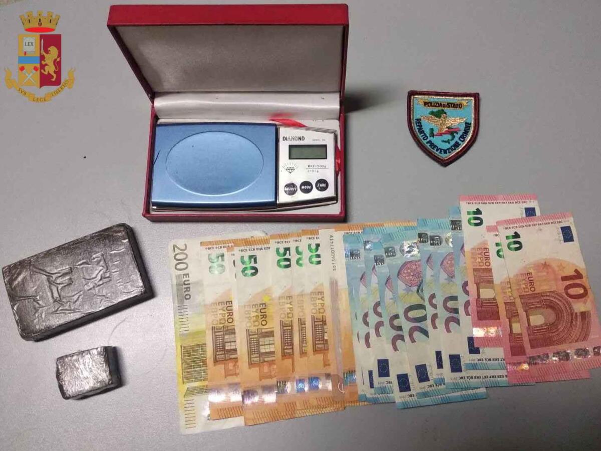 Hashish, crack e marijuana: passa per il litorale romano, a Nettuno, un’operazione della Questura i Roma. - 