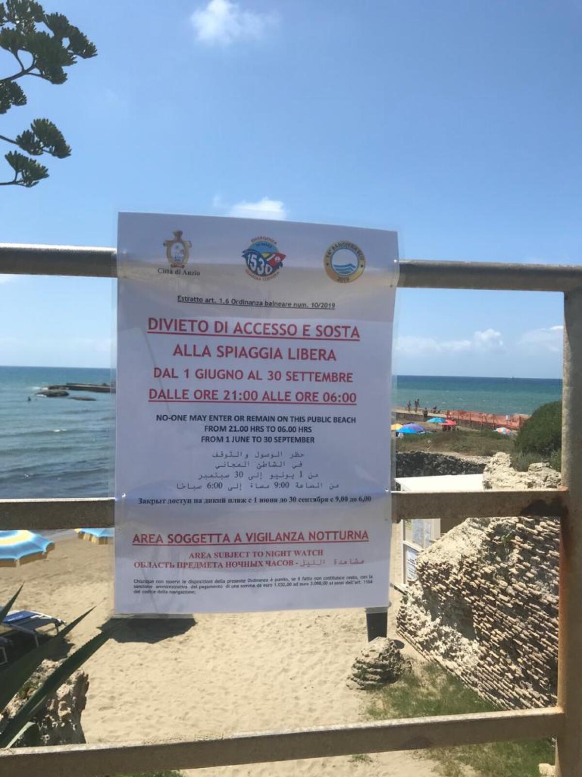 ANZIO - Spiaggia Grotte di Nerone: disposto dal Comune il divieto di accesso e di sosta nell'area nelle ore notturne. - 