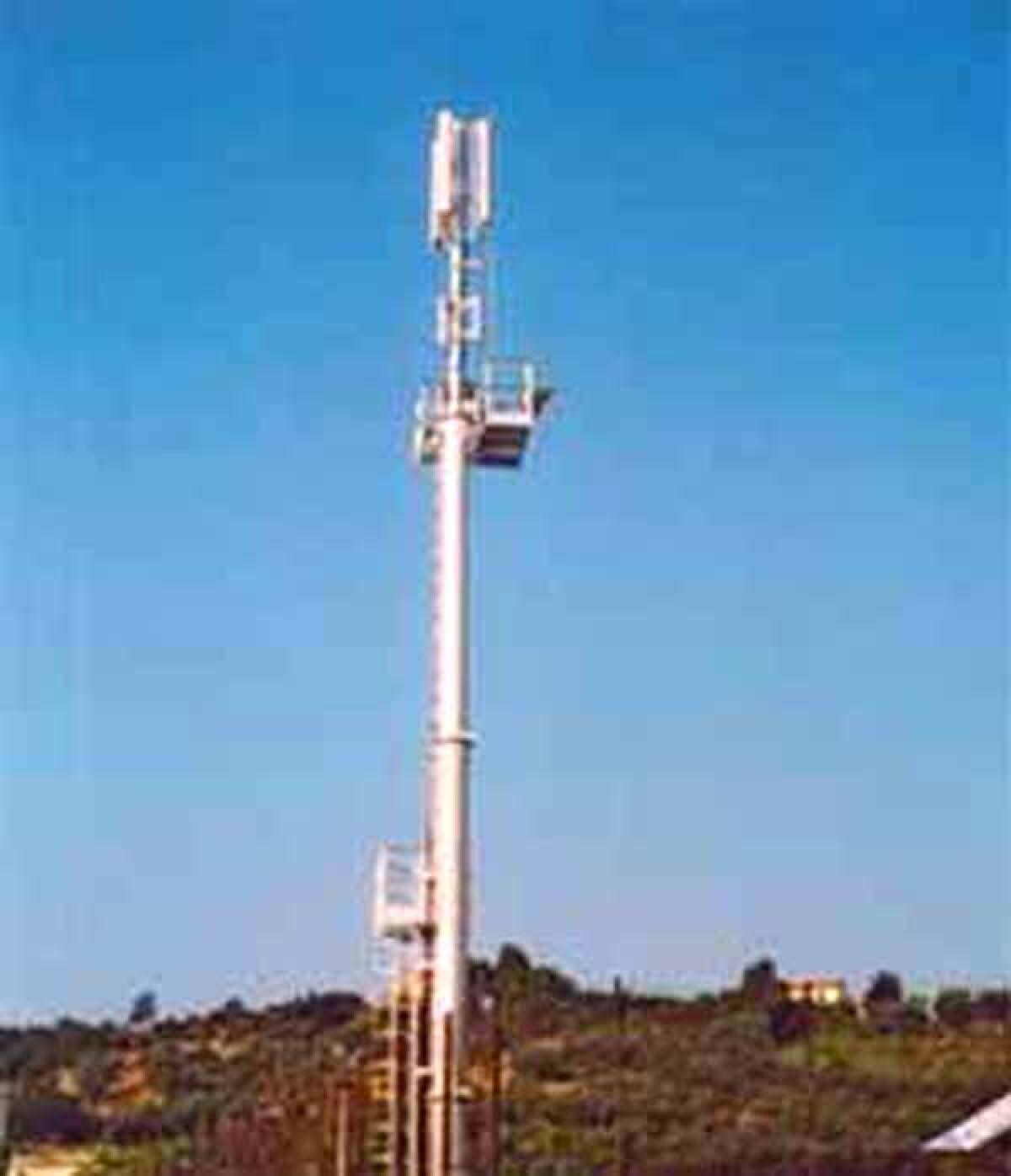 Nuova antenna nella zona Selciatella ad Aprilia, i residenti protestano - 