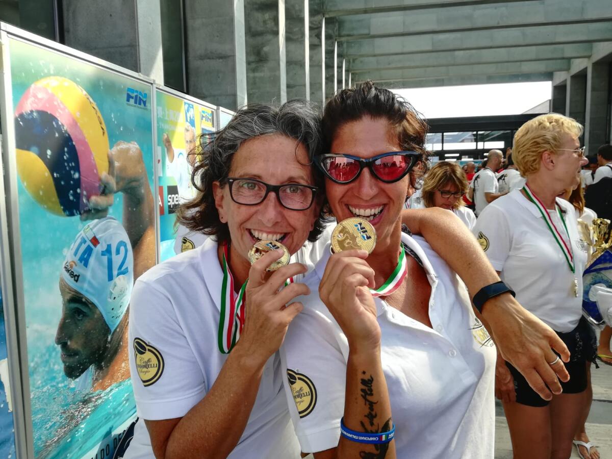 L'anziate Teresa Giordani, con l'Asd Argentario, vince la medaglia d'oro ai Campionati Italiani master di pallanuoto. - 
