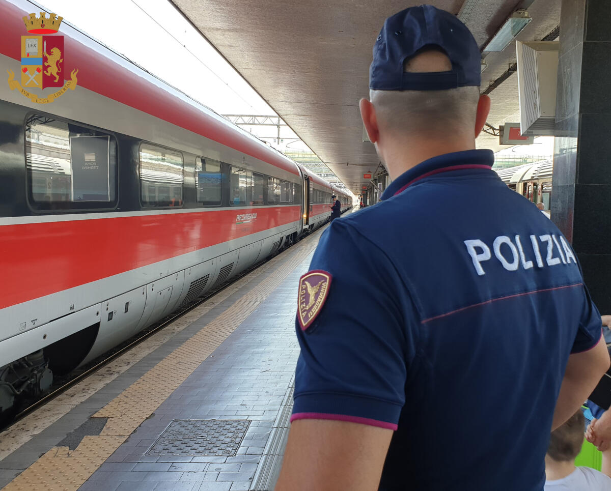 Furti a bordo dei treni e rapine ad adolescenti alle stazioni di Aprilia e Cisterna: espulso un 19enne egiziano. - 