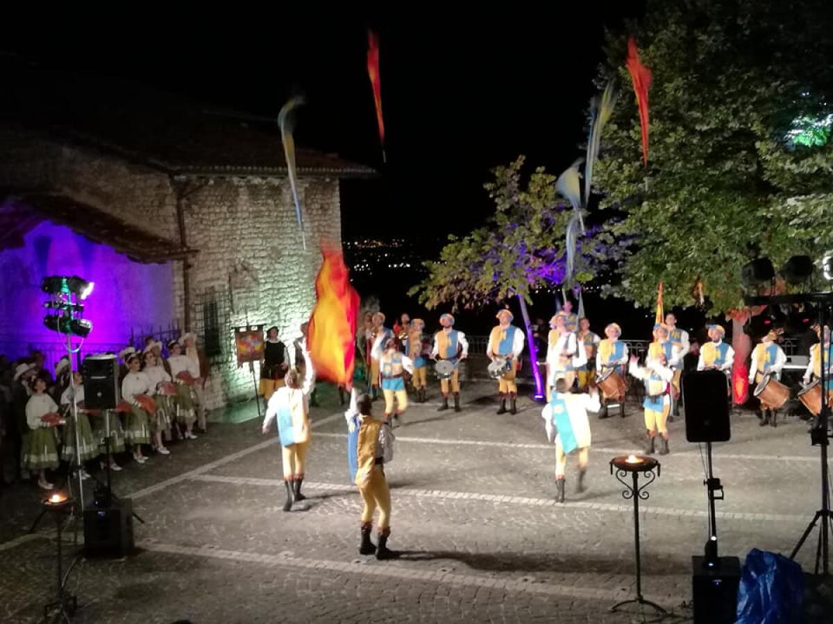 Sermoneta in folklore, sfilate e cultura da tutto il Mondo - 