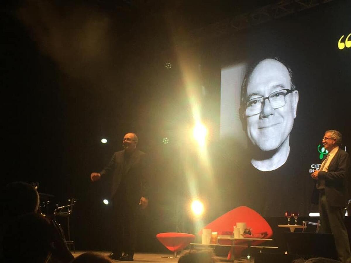 Anzio abbraccia Carlo Verdone: "Sempre più legato a questi luoghi" - 