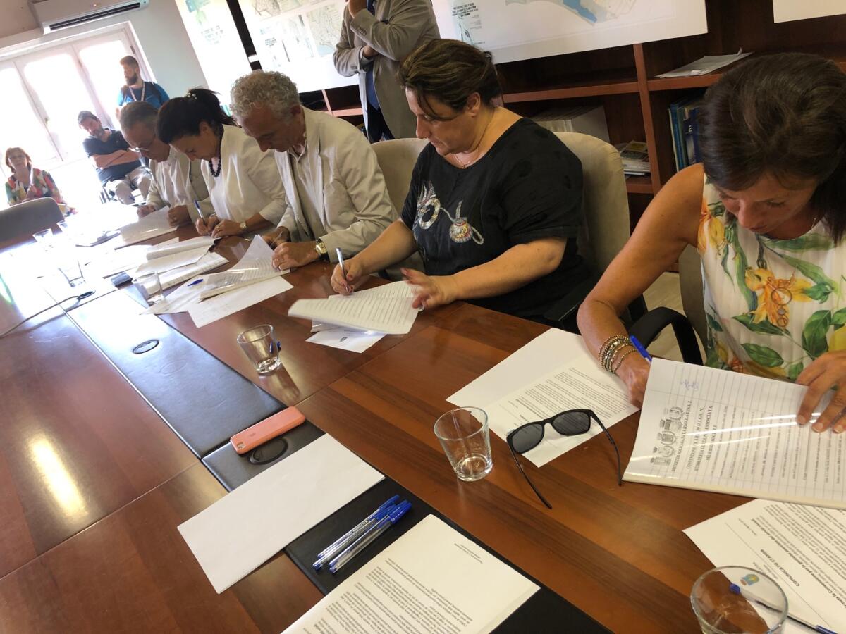 Firmata la Convenzione per la gestione associata dei servizi sociali tra i Comuni del Distretto sanitario Latina2. - 