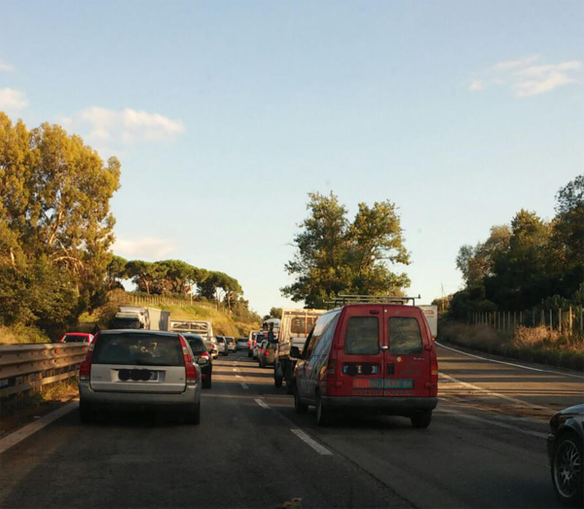 Traffico intenso sulla Pontina verso Roma; incidente a Castel di Decima. - 