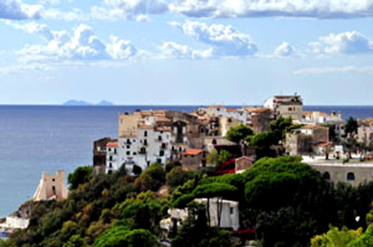 Il Nipaaf sequestra una struttura turistico-ricettiva a Sperlonga, era abusiva - 