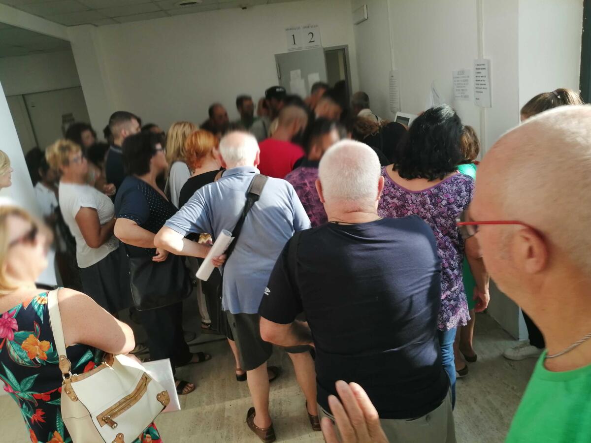 Caos alla Asl di Aprilia, la segnalazione degli utenti - 