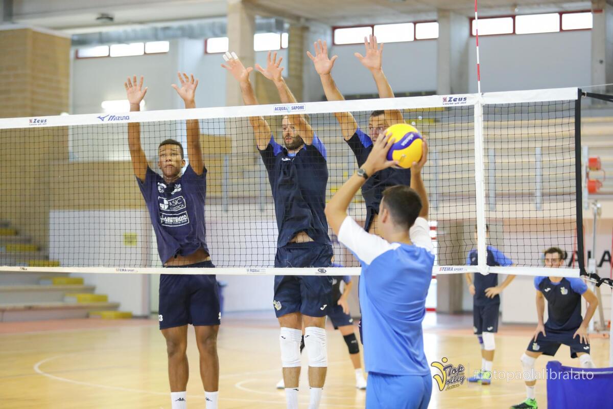 Oggi alle 18.00 a Cisterna allenamento congiunto tra la Top Volley Latina ed il Sabaudia. - 
