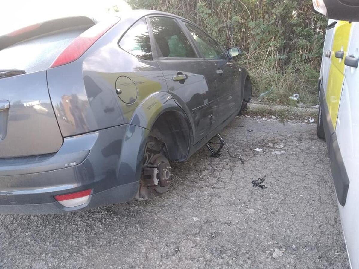 Campoleone, furto di pneumatici all'auto in sosta - 