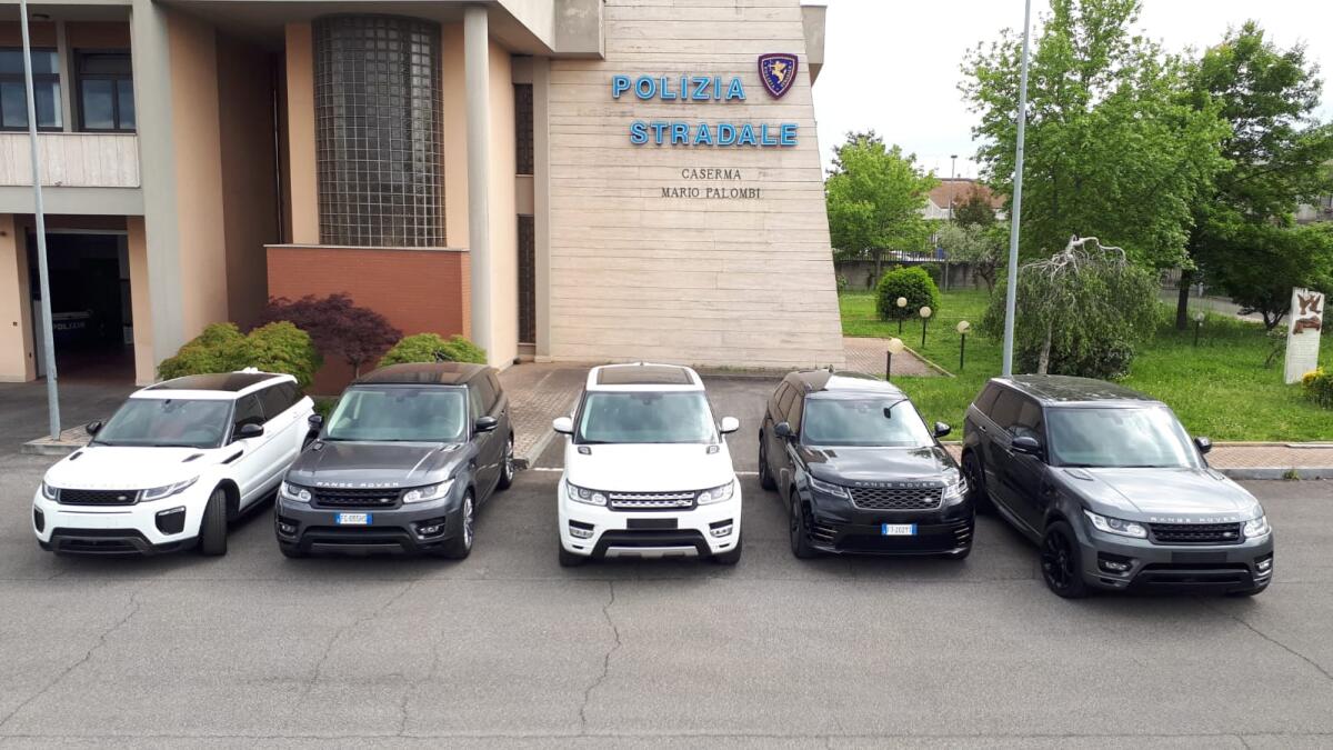 Ricettazione di auto di lusso, la polizia stradale di Aprilia arresta 2 persone - 
