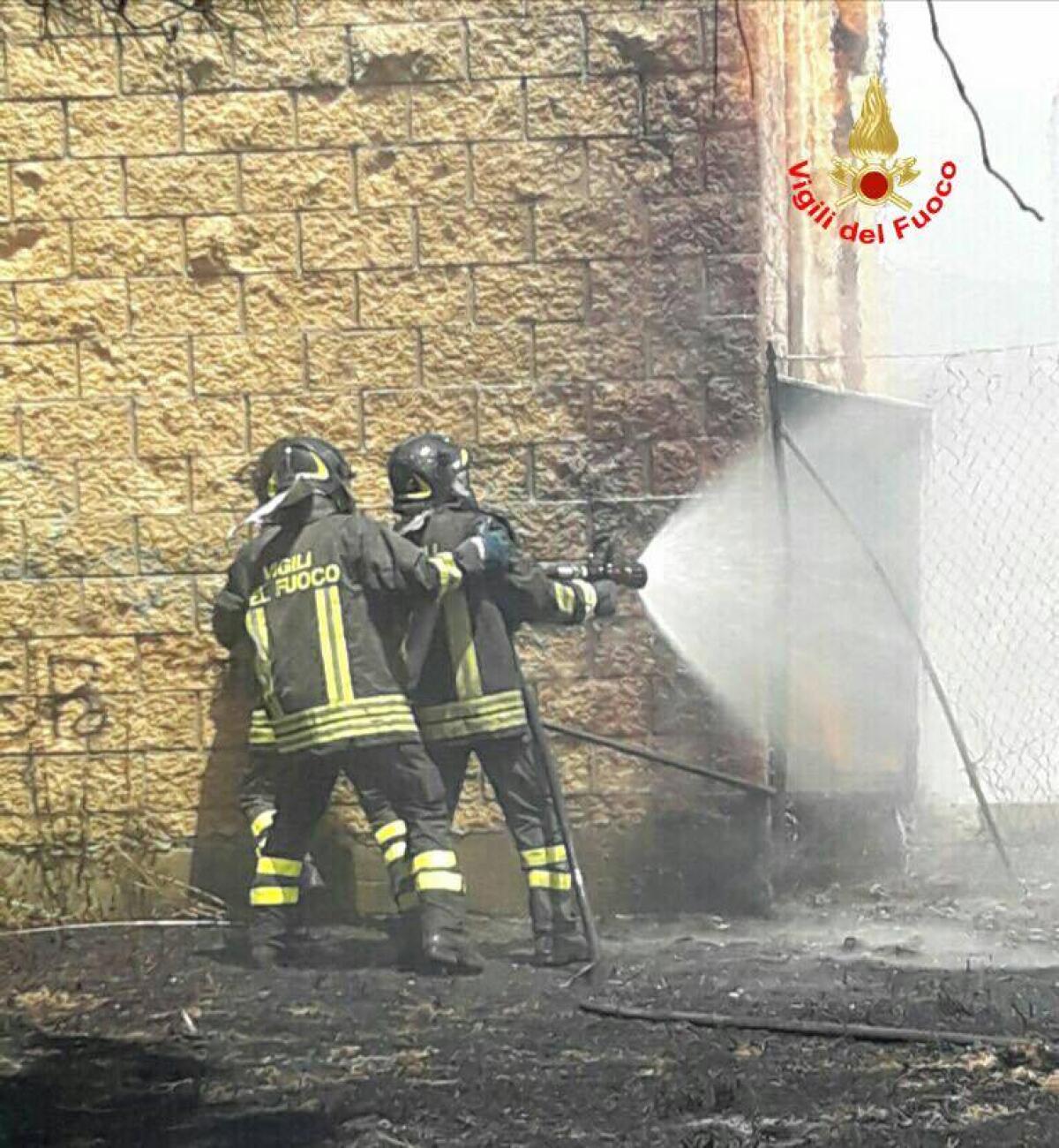 "Soccorritori senza dignità, siamo vigili del fuoco" - 