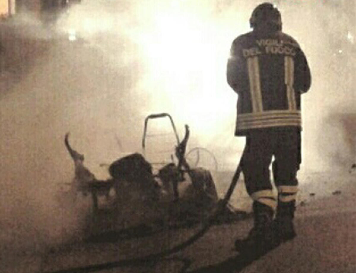 Latina - A fuoco l'auto di una consigliera comunale di Lbc, si indaga - 