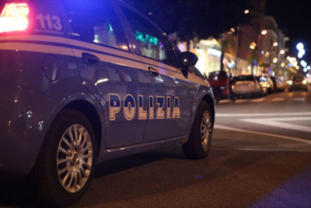 44enne di Aprilia girava con un manganello, fermato dalla polizia - 