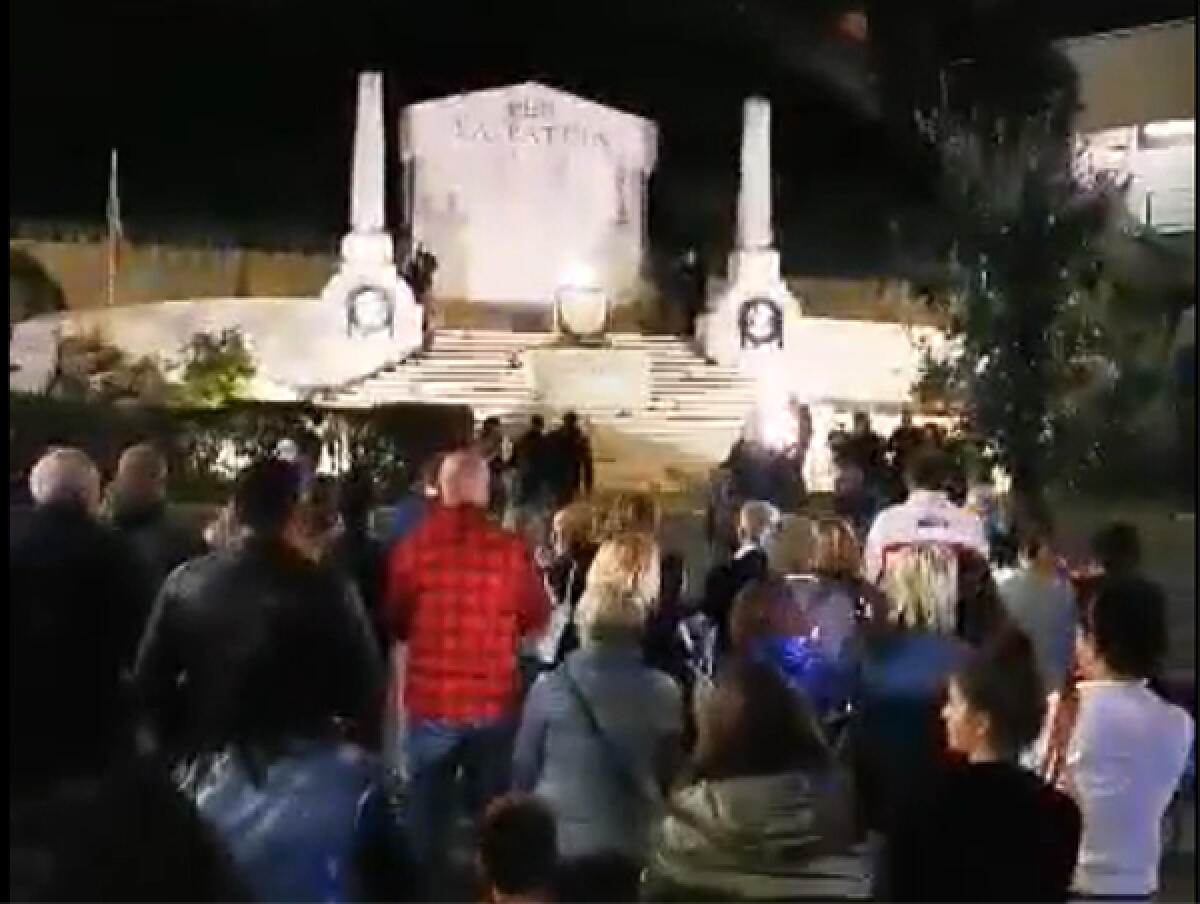 Velletri si stringe attorno al dolore dei familiari dell’agente Matteo Demenego: ieri la fiaccolata per la sicurezza. VIDEO - 