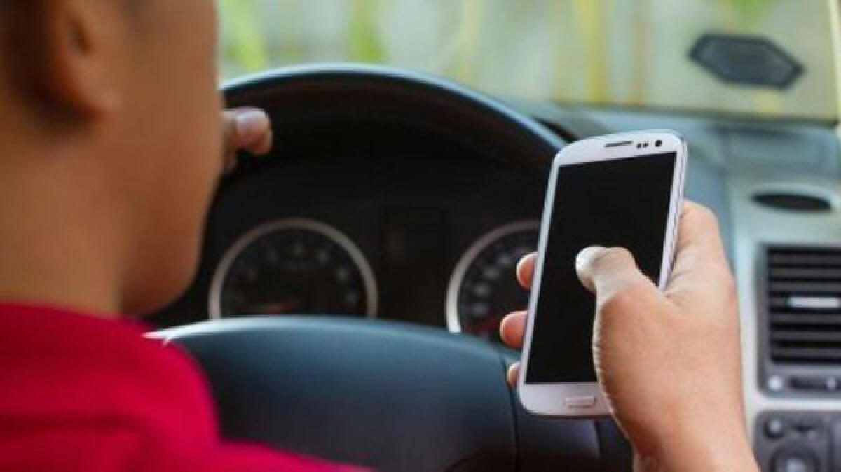 Controlli della Stradale di Latina contro l’uso dei cellulari durante la guida: elevati  67 verbali. - 
