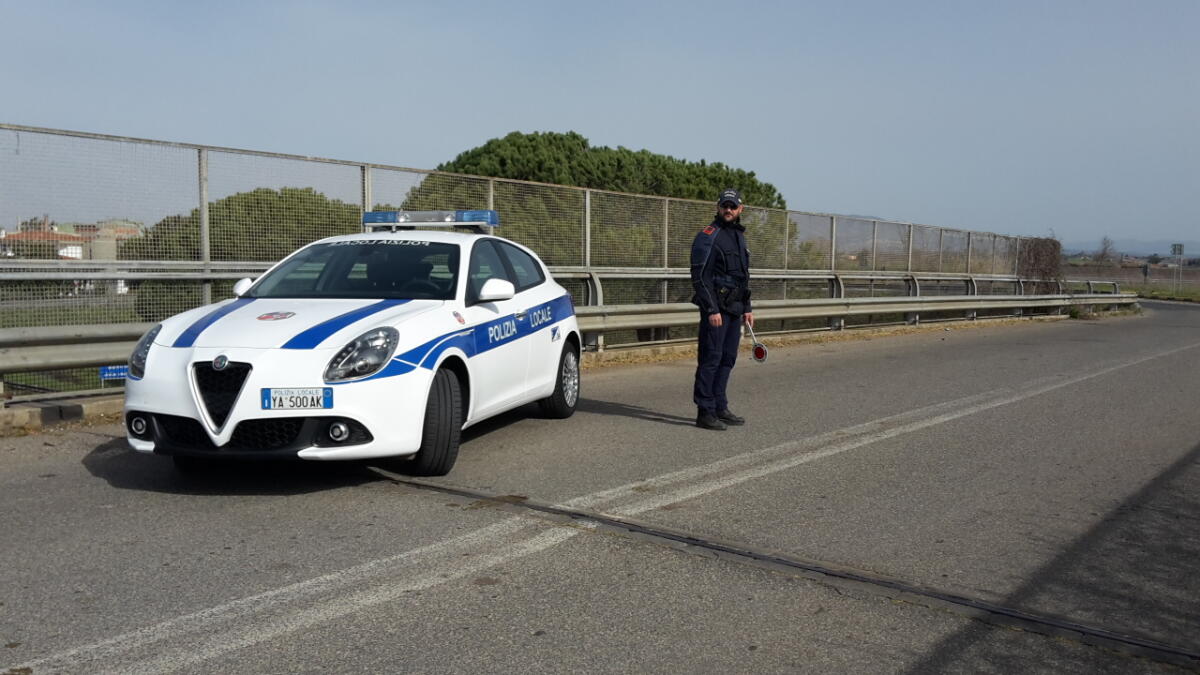 Controlli alla viabilità, la polizia locale di Lanuvio denuncia 2 persone per guida sotto effetto di alcool - 