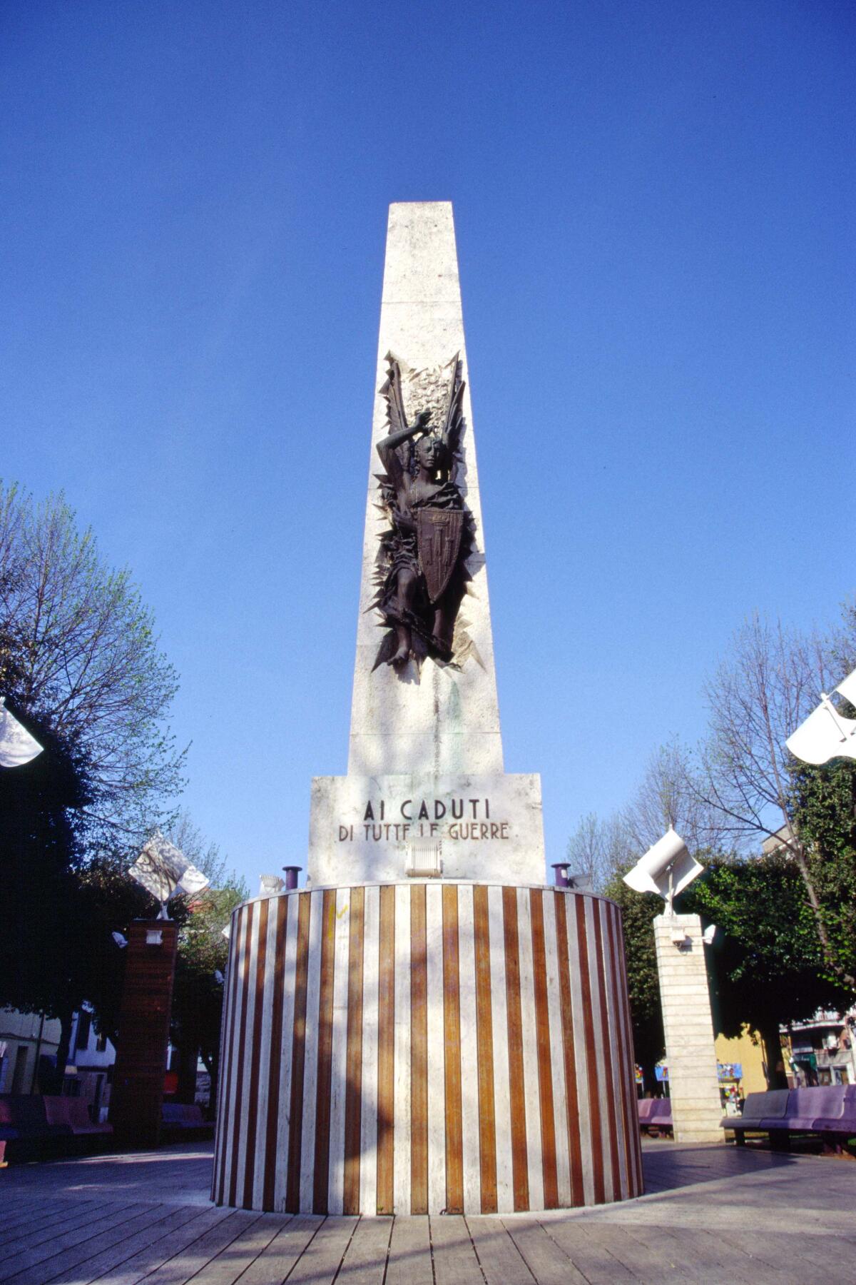 Cisterna, potenziamento dell'illuminazione in piazza Savoia - 