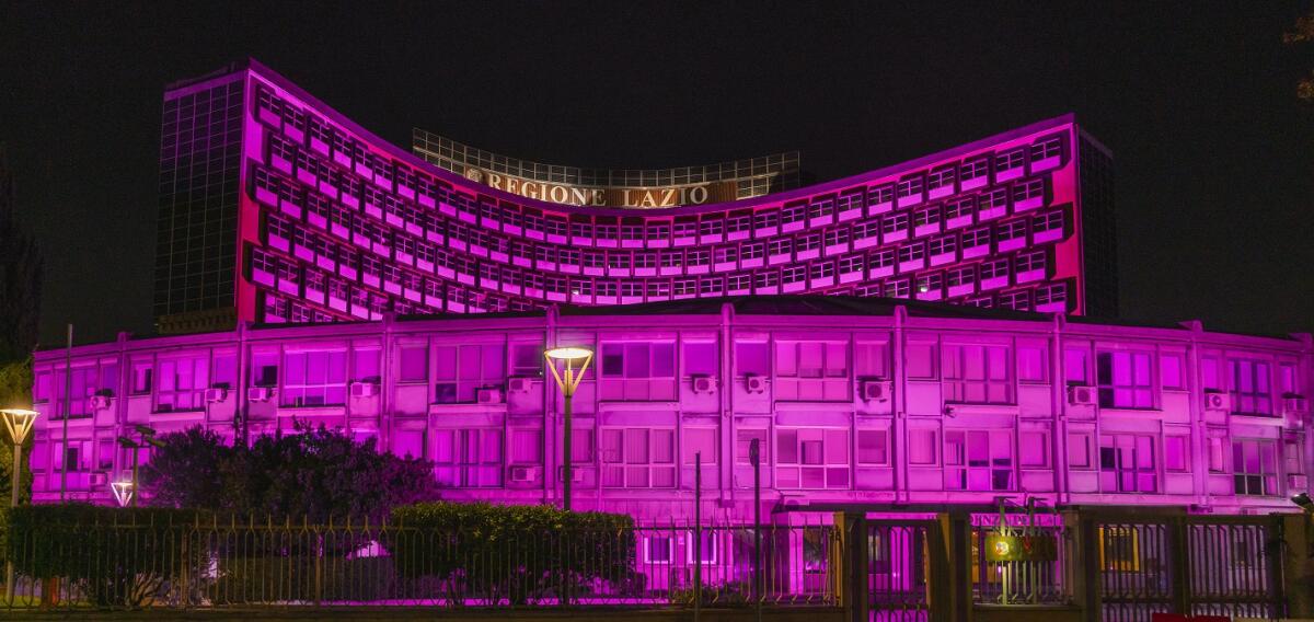 Ottobre Rosa, anche la Regione Lazio si illumina contro il tumore al seno - 