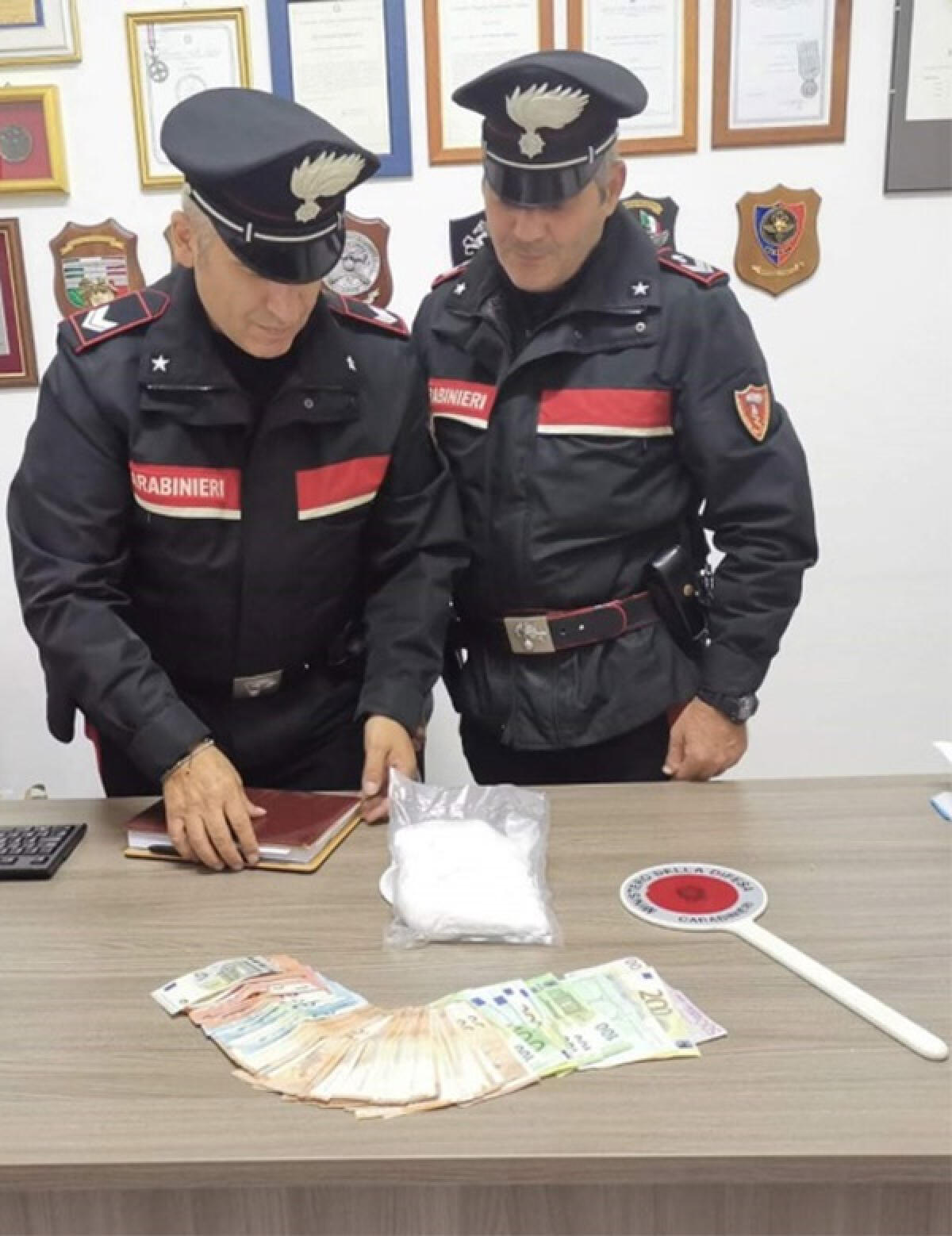 Detenevano mezzo chilo di cocaina e 5mila euro in contanti: 3 arresti nel sud pontino. - 