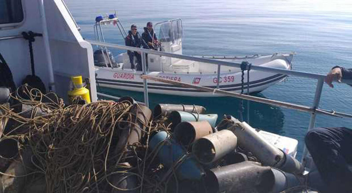 Pesca illegale di polpi, il sequestro della Guardia Costiera a Terracina - 