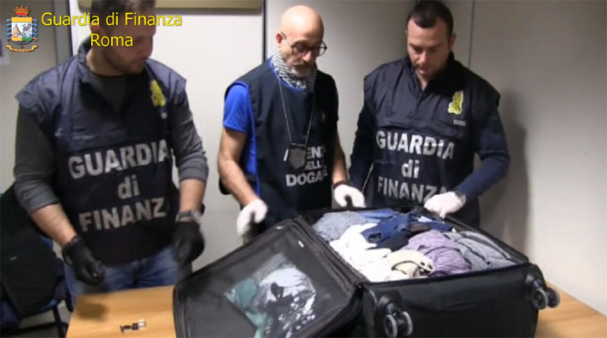 33 chili di droga purissima stavano per invadere il mercato romano: ingente sequestro all’aeroporto di Fiumicino. - 