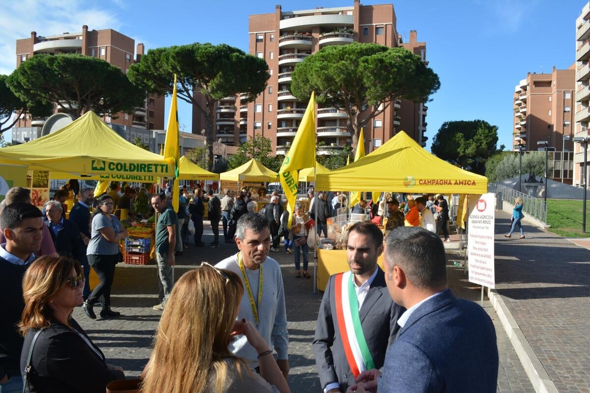 Inaugurato a Pomezia il mercato di “Campagna Amica” della Coldiretti Roma. - 