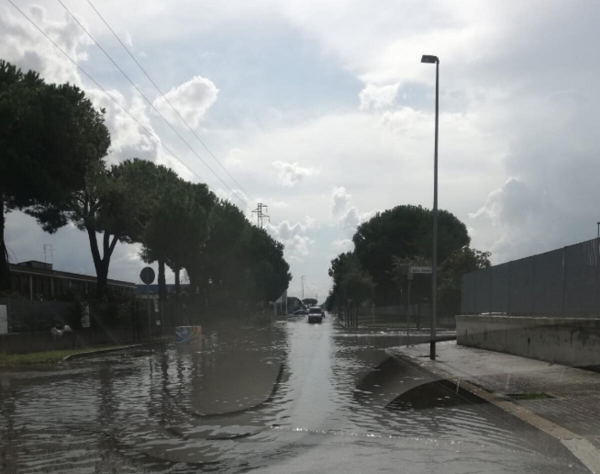 Pioggia e grandine mettono ko le strade di Aprilia. - 