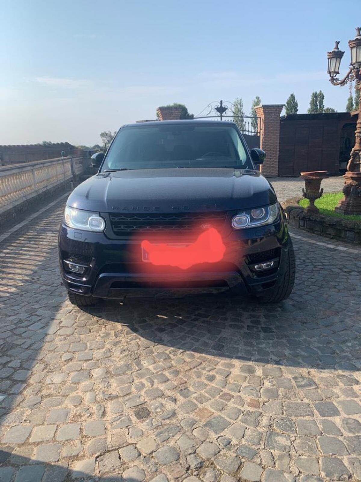Furti e riciclaggio di auto di lusso, la Stradale di Aprilia recupera due Range Rover - 