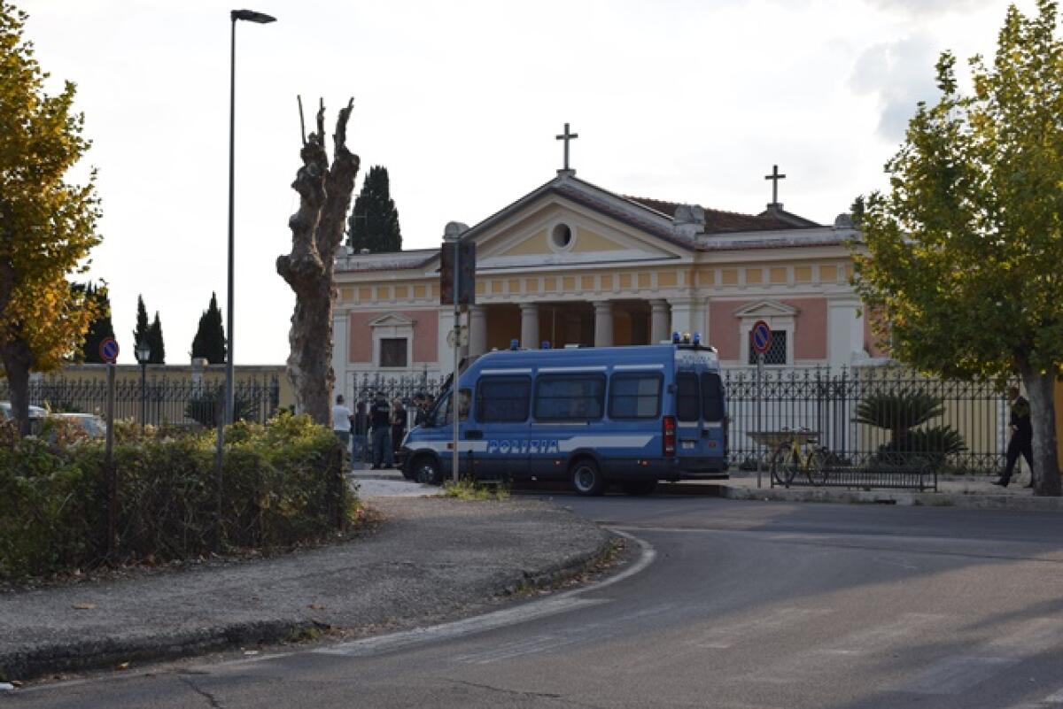 Il Questore di Latina vieta i funerali solenni di Carmelo Giovanni Tripodo per motivi di ordine e sicurezza pubblica. - 