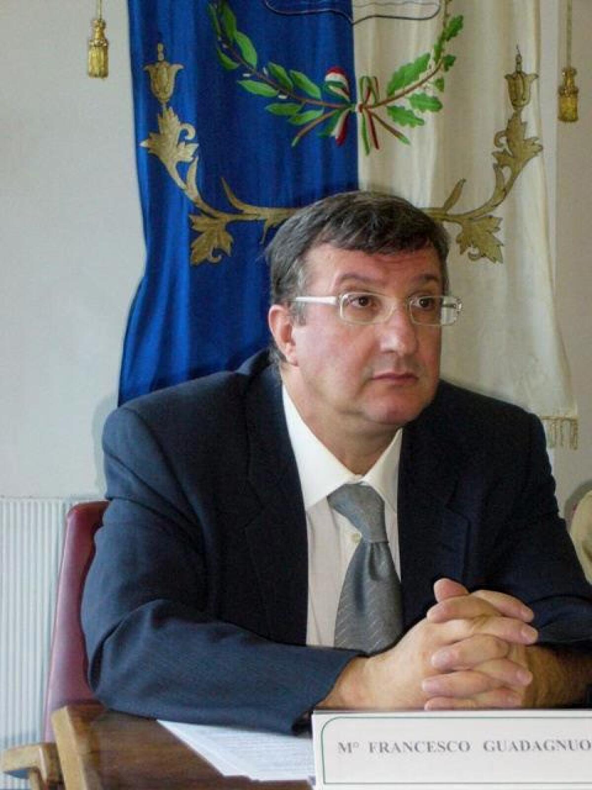 APRILIA - Il Presidente della Camera dei Deputati, Fico, telefona al Maestro Francesco Guadagnuolo. - 