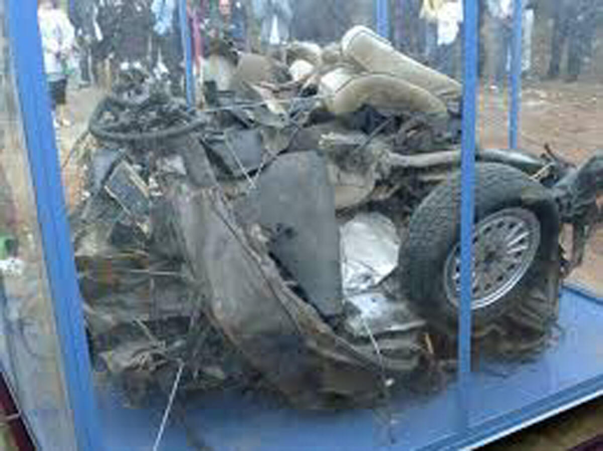 Mafie: a Latina la teca con i resti della macchina della scorta di Giovanni Falcone. - 