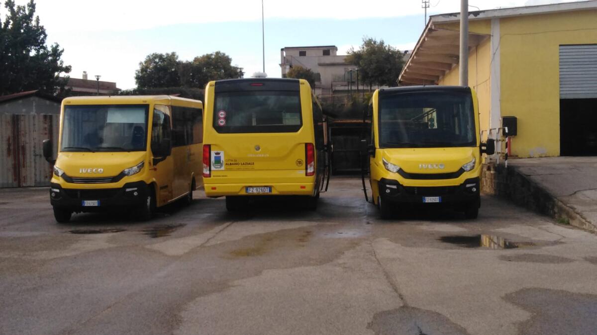 Albano, in servizio 3 nuovi scuolabus - 