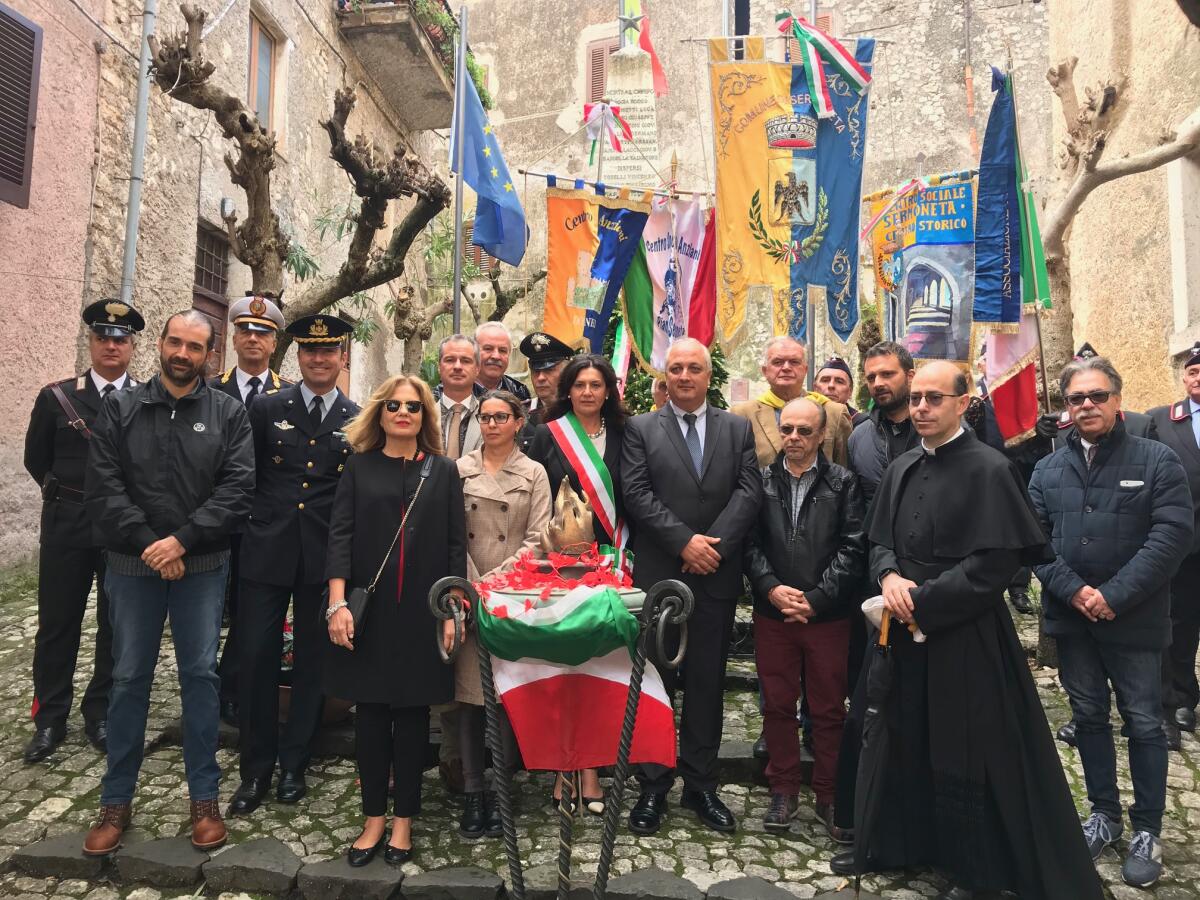 Sermoneta, il ricordo dei caduti di tutte le guerre con i più giovani - 