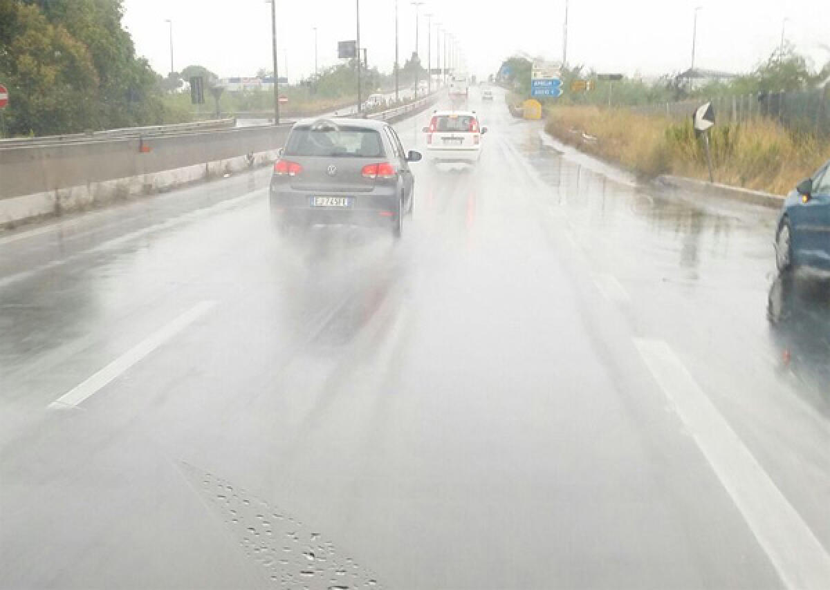 Incidente sulla Pontina ad Aprilia, lunghe code già da Pomezia Sud - 