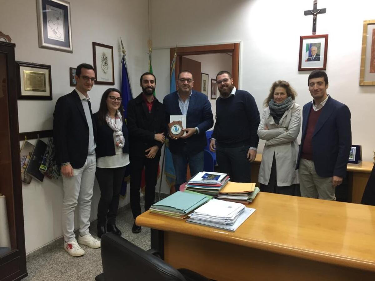 Aprilia - Solidarietà Meucci, i referenti del progetto ricevuti dal sindaco - 