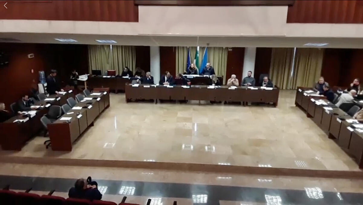 Cisterna - In Consiglio la cittadinanza alla Segre, la sala della musica, la produttività arretrata dei dipendenti comunali - 