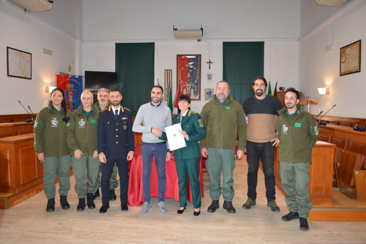 Tutela animali, a Pomezia il Comune sigla convenzione con la Guardia Zoofila Norsaa - 