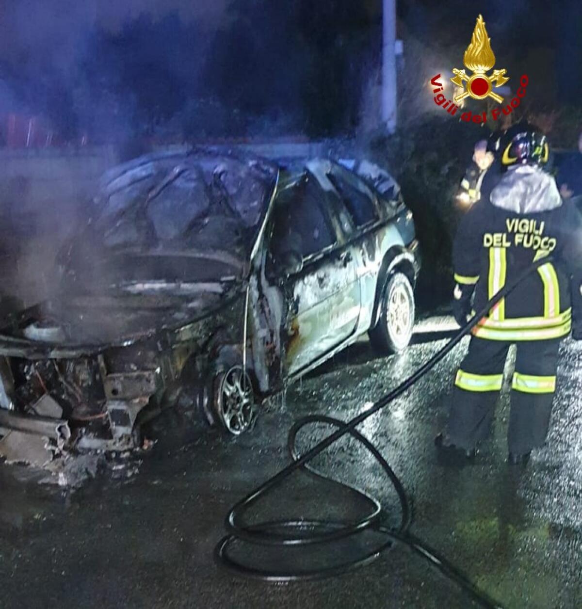 Due auto a fuoco ad Aprilia, si indaga sulle cause - 