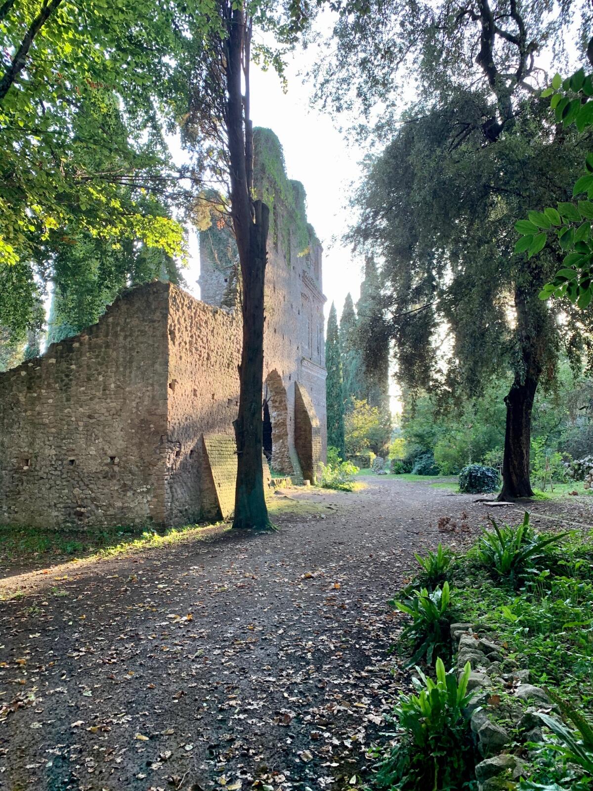 Antiche rovine del Giardino di Ninfa, via al progetto di restauro conservativo - 