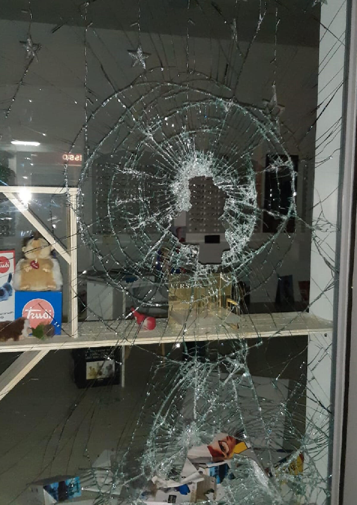 Ruba in un'ottica di Latina Scalo, arrestato - 