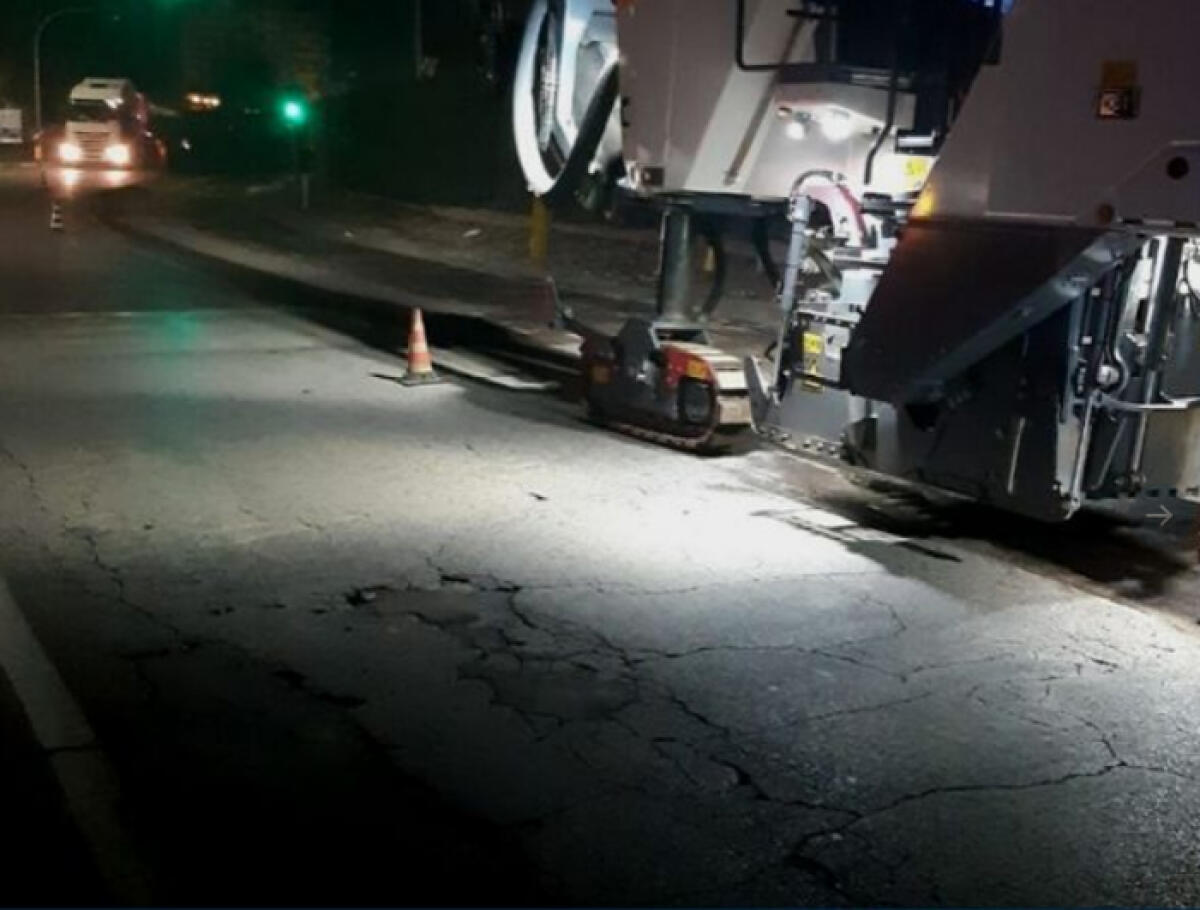 Proseguono sulla Nettunense i lavori in fascia notturna della pavimentazione stradale. - 