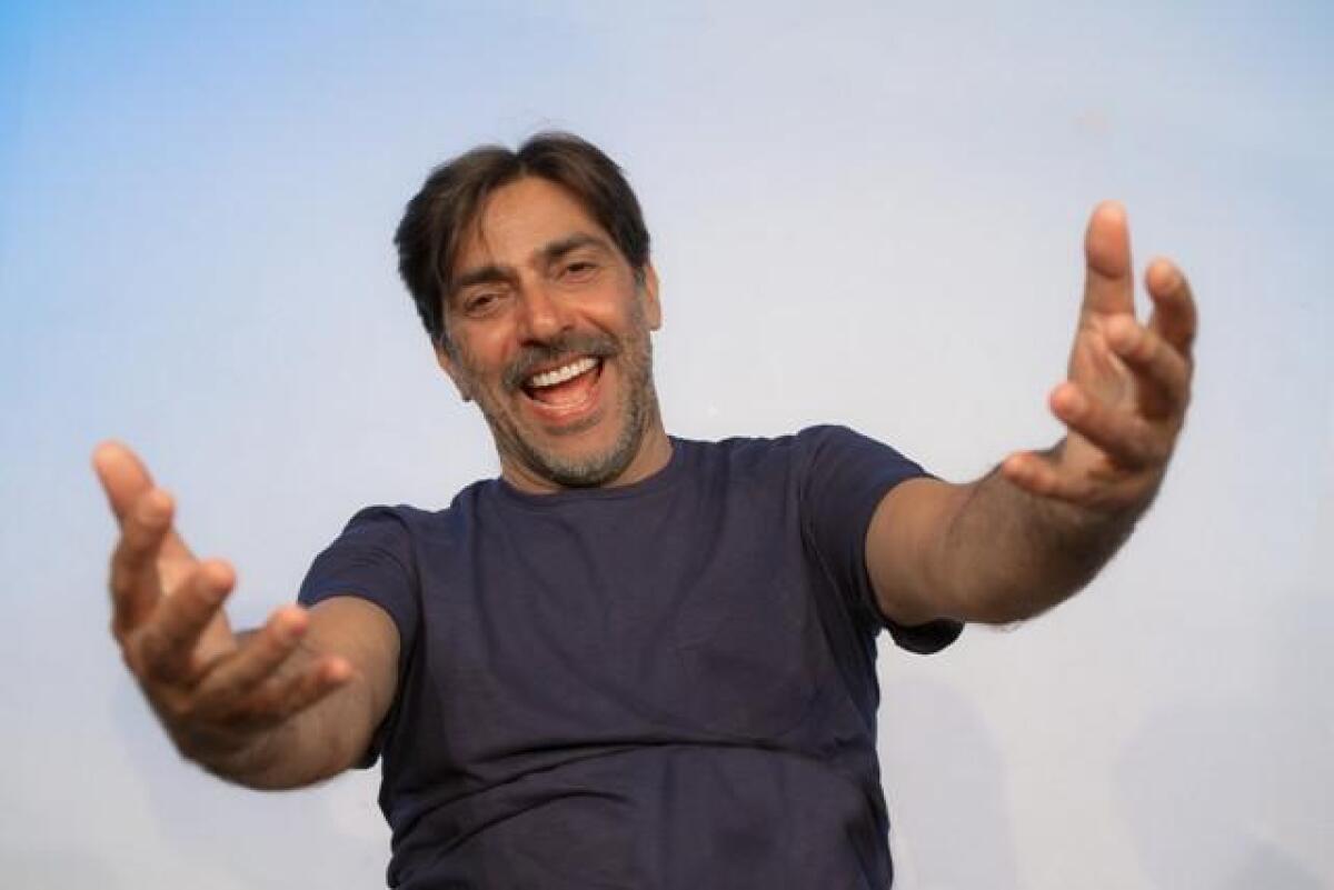 L’amato attore siciliano Sergio Vespertino con il suo nuovo spettacolo “Tocco Ferro” torna a Formia. - 