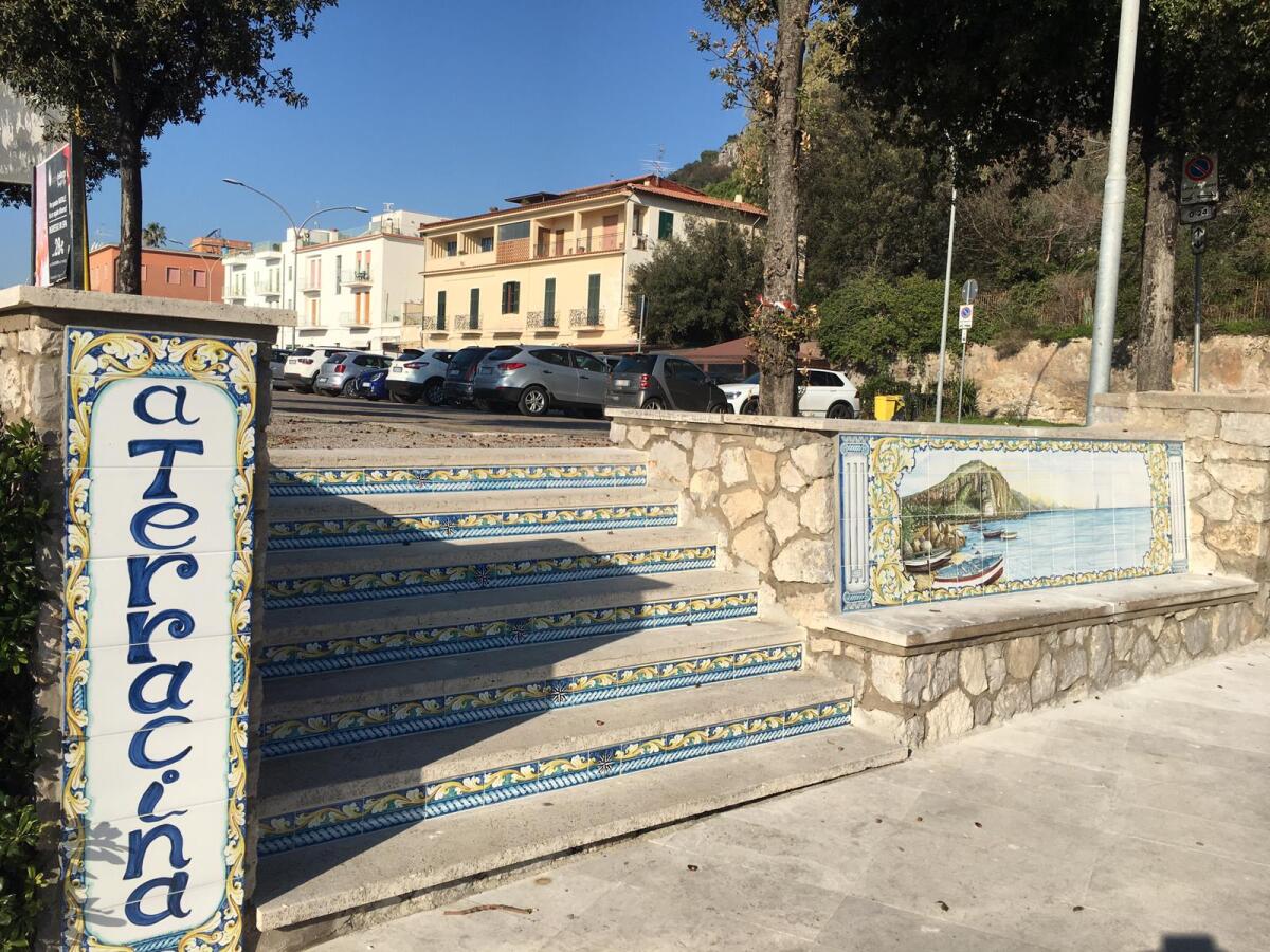 Restyling urbano nell’area antistante Porta Napoletana a Terracina a cura del “Consorzio le Vie di Giove”. - 