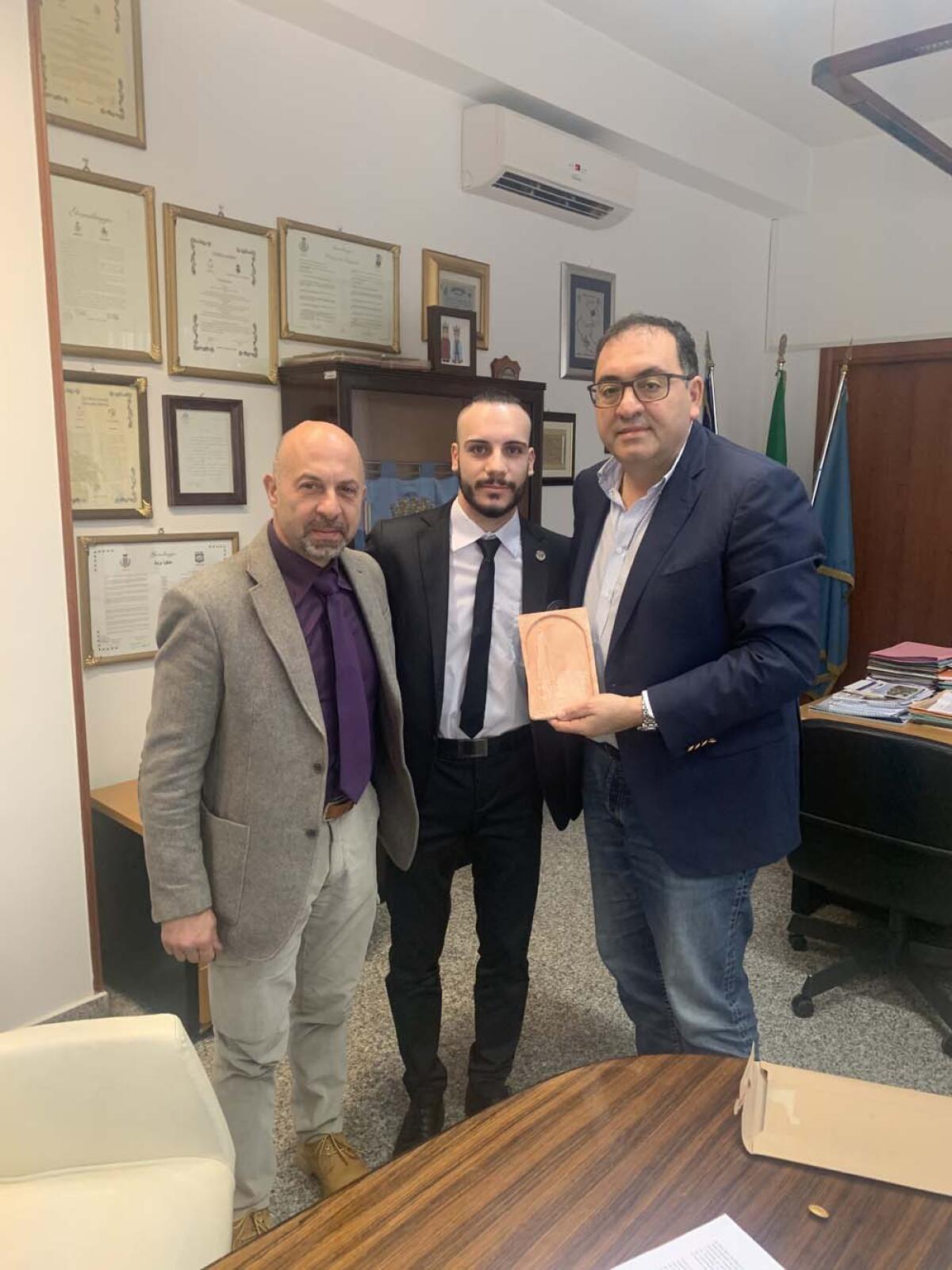 Aprilia, il giovane campione mondiale di karate Emanuele Casilli dedica i suoi tre titoli conquistati alla Città - 