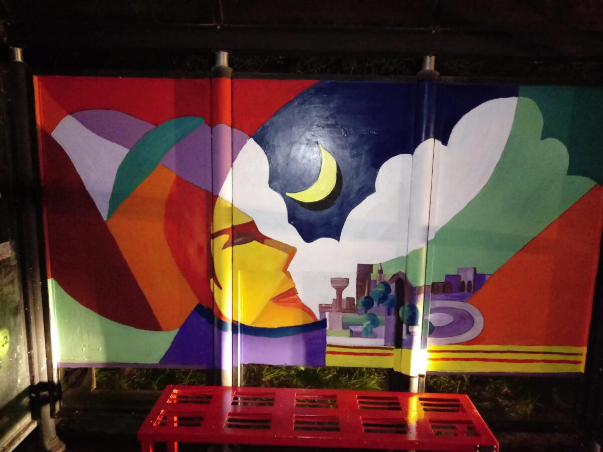 “Nuova vita” alle pensiline degli autobus di Aprilia: questa domenica un nuovo intervento artistico a Campoverde. - 