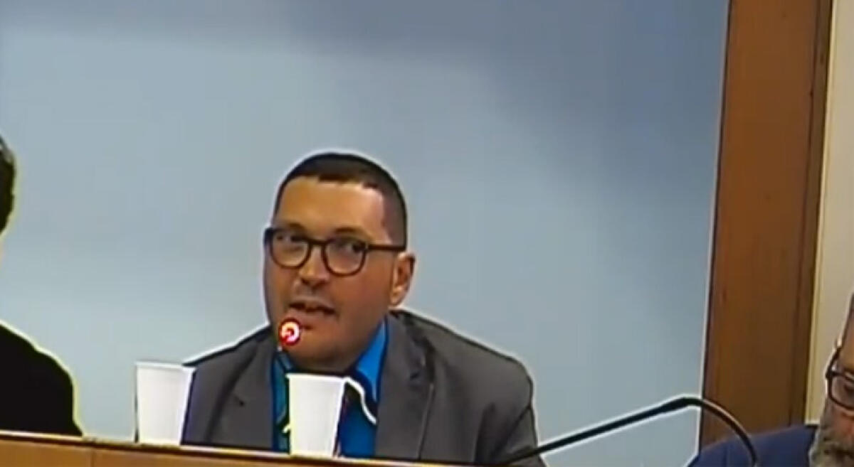 Mozione Segre a Nettuno, le lacrime in Consiglio di Alicandri: "Non è possibile dimenticare" - 